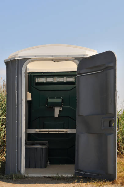 Best Portable bathroom rental  in Rockford, MI